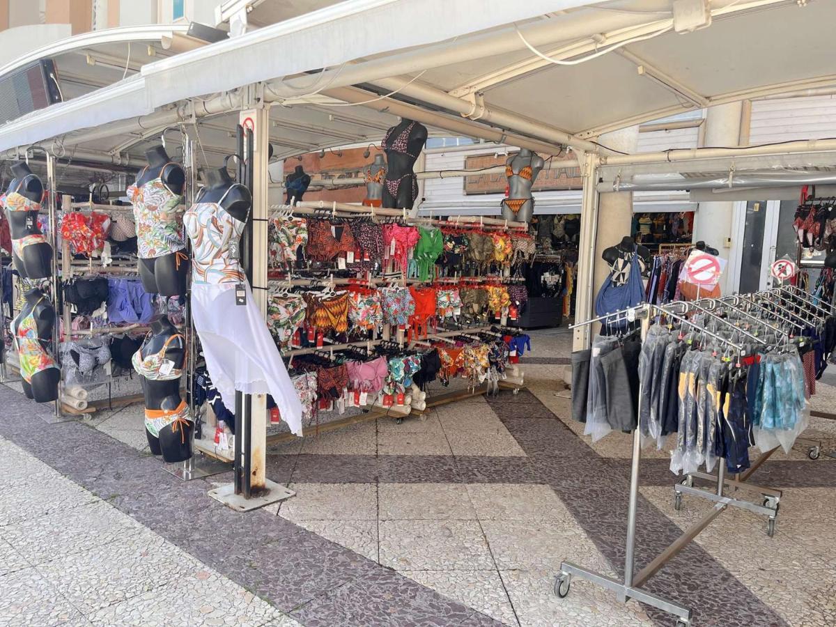 Studio Cabine A 200M De Port Frejus, Plage, Commerces, Terrasse, 4 Couchages, Menage Inclus - Fr-1-226A-31 エクステリア 写真