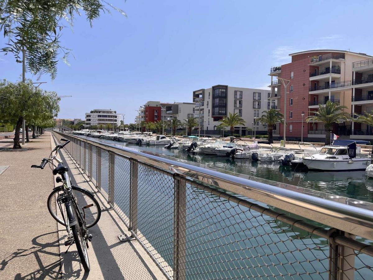 Studio Cabine A 200M De Port Frejus, Plage, Commerces, Terrasse, 4 Couchages, Menage Inclus - Fr-1-226A-31 エクステリア 写真