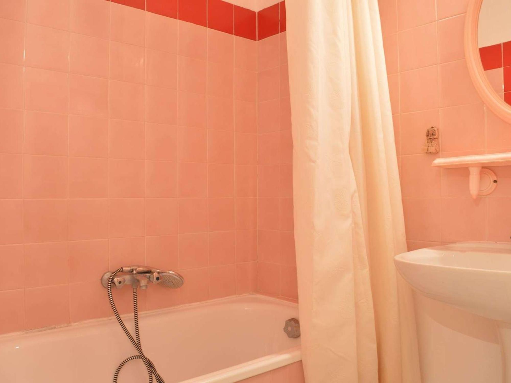 Studio Cabine A 200M De Port Frejus, Plage, Commerces, Terrasse, 4 Couchages, Menage Inclus - Fr-1-226A-31 エクステリア 写真