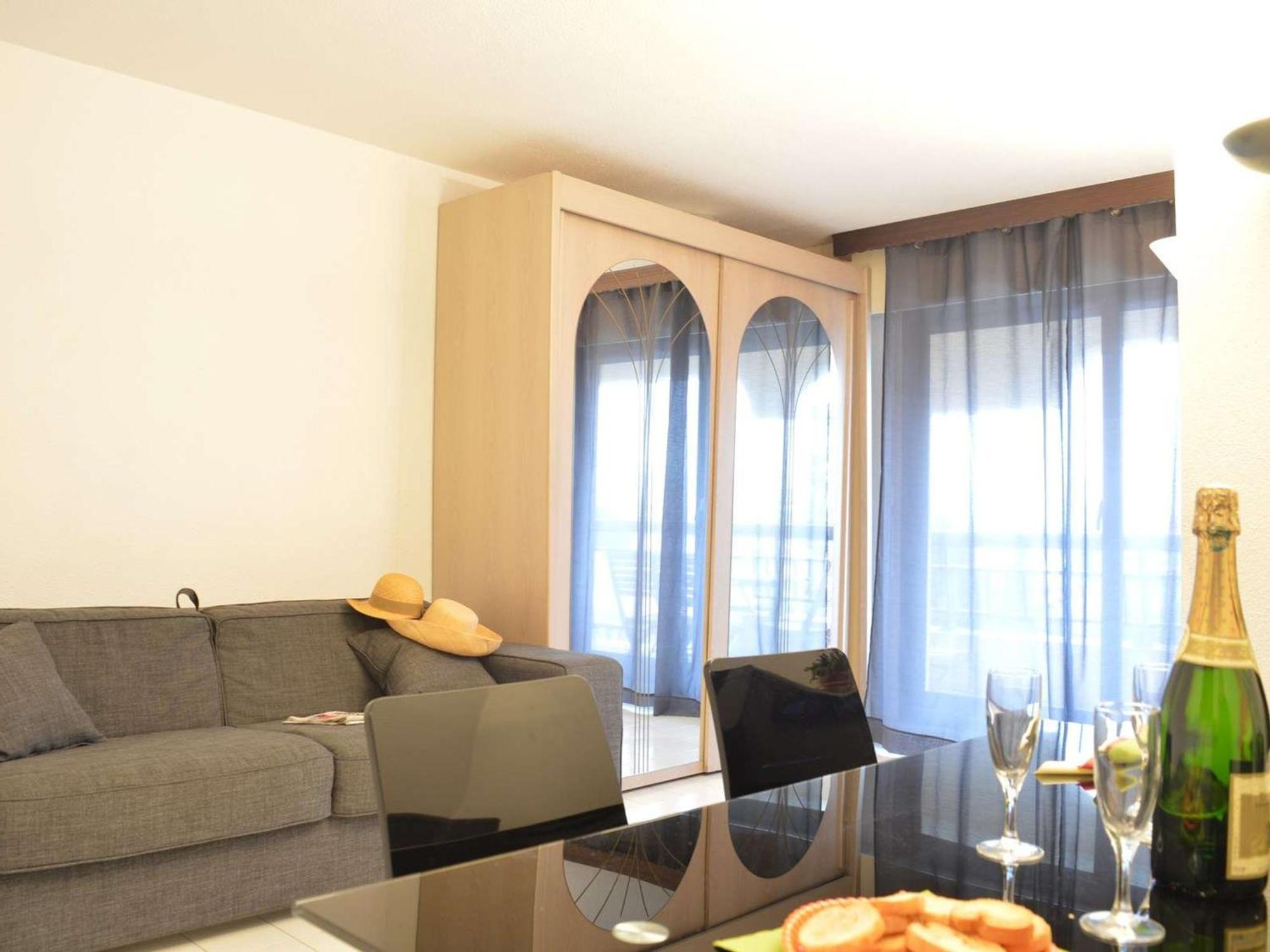 Studio Cabine A 200M De Port Frejus, Plage, Commerces, Terrasse, 4 Couchages, Menage Inclus - Fr-1-226A-31 エクステリア 写真